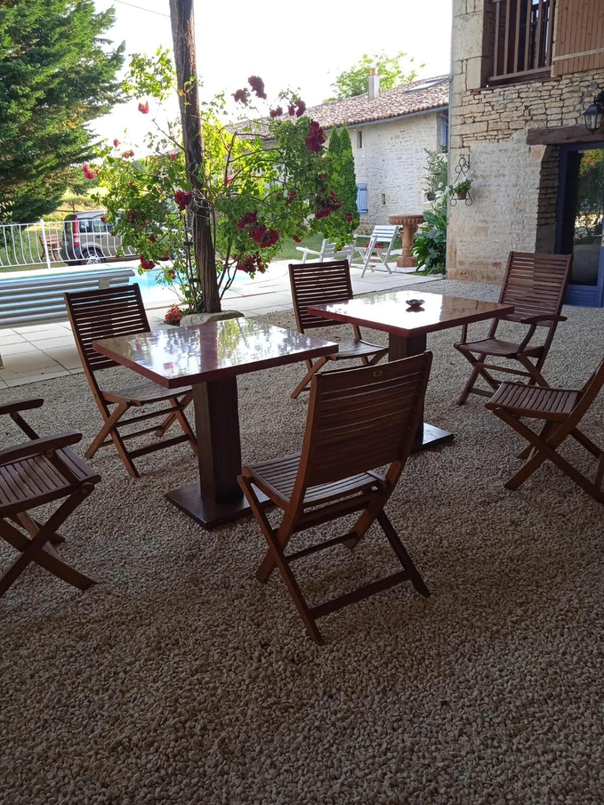 Bed and Breakfast Coucouhirondelle Brux Екстер'єр фото