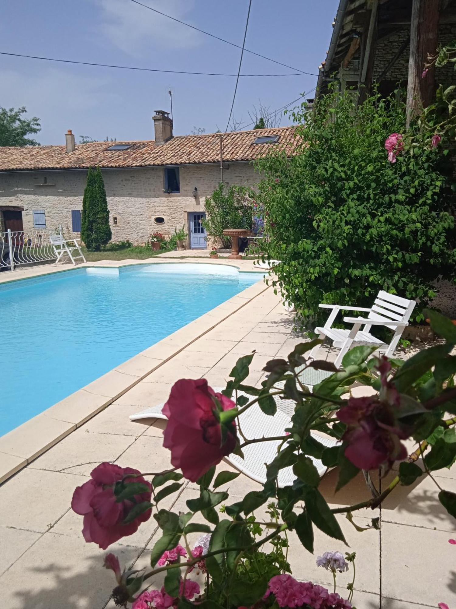 Bed and Breakfast Coucouhirondelle Brux Екстер'єр фото